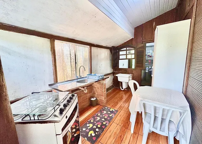 Casa de 2 quartos e 1 mezanino na ilha do Mel próximo ao mar