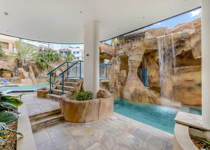Landmark Resort Renovated Beach Apartment