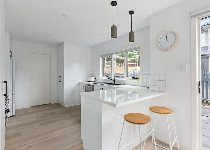Contemporary With Courtyard By Sandy Bay Delights