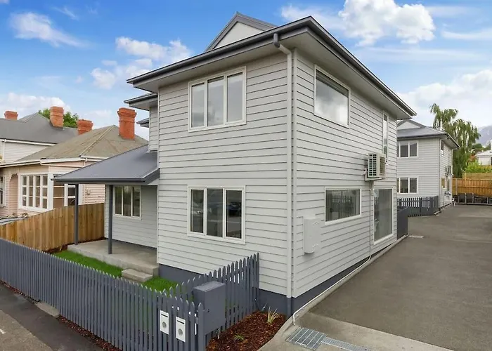 Contemporary With Courtyard By Sandy Bay Delights
