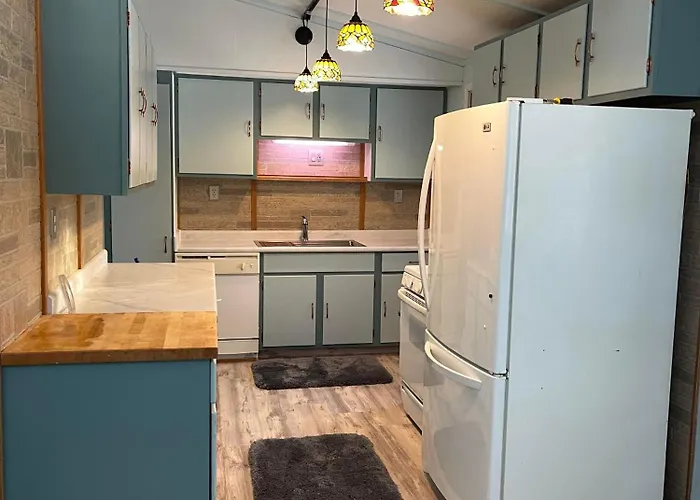 Executive Housing Central To All Area Attractions! Grandma'S 2