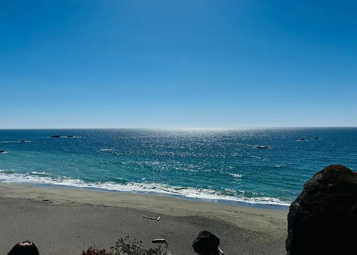 Ocean And Sunset Views - Cliff Side Cottage