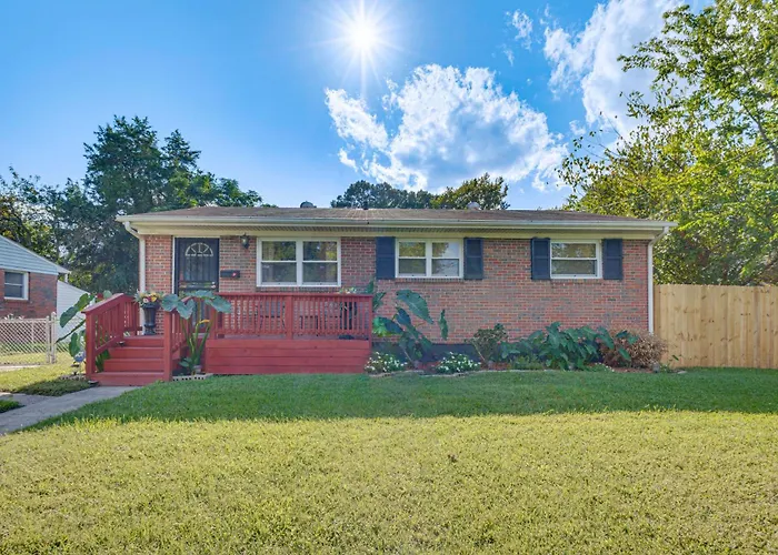 4 Mi To Dtwn: Home W/ Fenced Yard In Portsmouth!