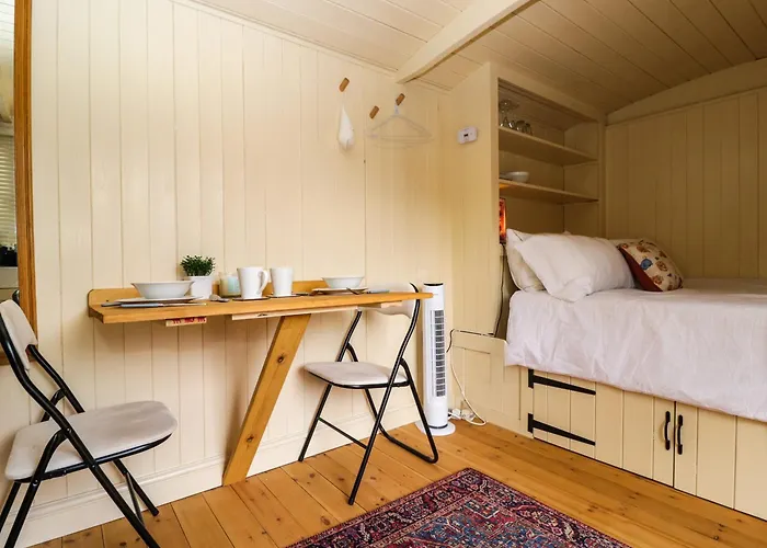 Mitford Gypsy Hut