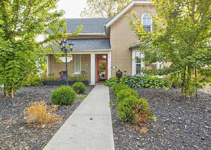 Historic Home In The Heart Of Elora