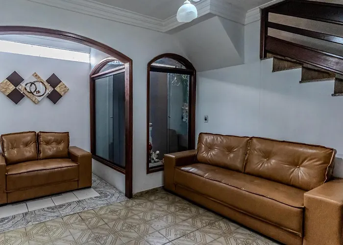 Quarto Com 2 Camas De Casal Banheiro Privado