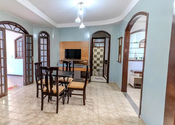 Quarto Com 2 Camas De Casal Banheiro Privado
