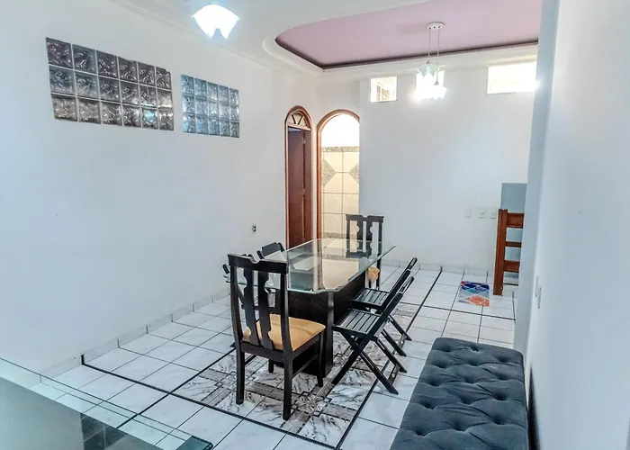 Quarto Com 2 Camas De Casal Banheiro Privado