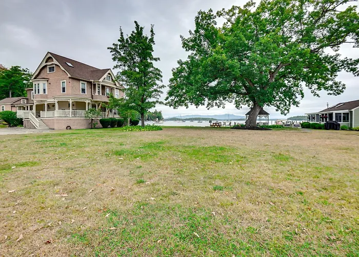 Lake Winnipesaukee Condo W/ Beach Access!