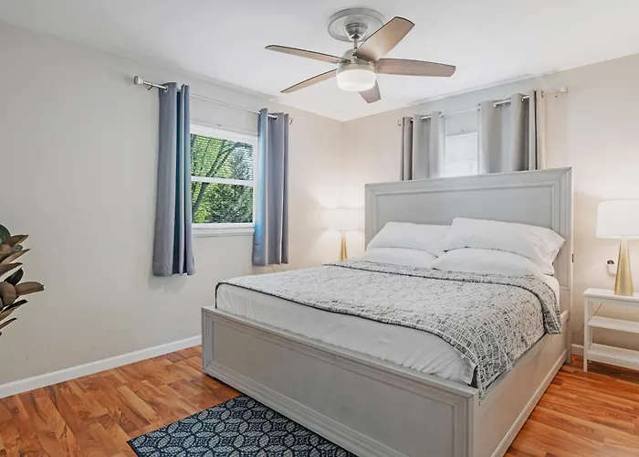 Charming Entire Ranch Home With Free Parking