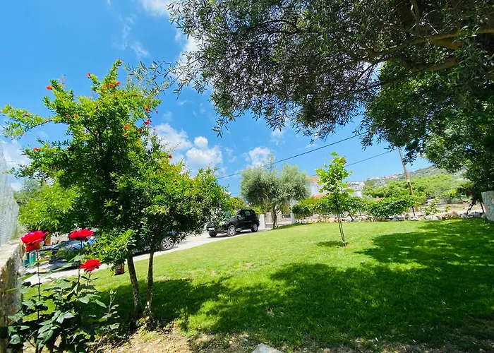 Chrisi Holiday Home - 500 Sqm Private Gardens & Nature View - 300M By The Sea