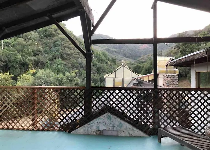 Topanga Panoramic View Loft With Trails & Creeks