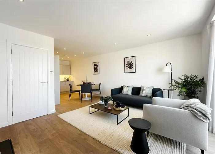 River Breeze 3-Bed Balcony Apartment