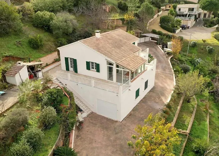 Villa Spacieuse A Saint-Florent Avec Piscine