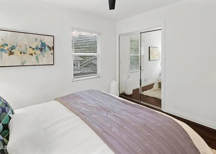Glendale Hills Hideaway