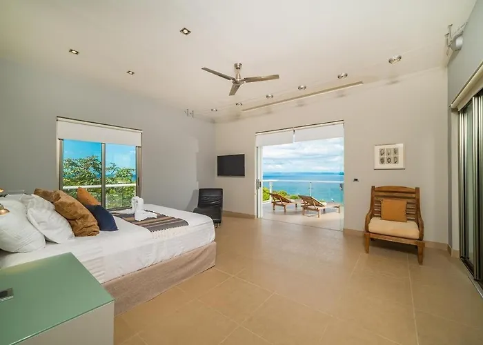 Ocean-View Villa, Pool & Concierge