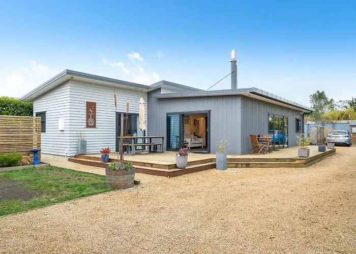 Private Escape, Martinborough