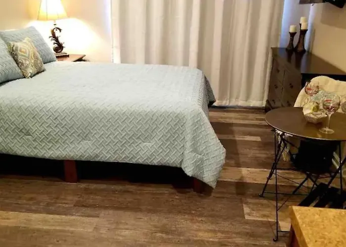 Private Casita In The Heart Of Palm Desert
