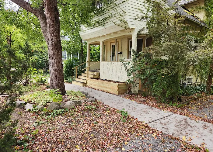 Cozy 3 Bedroom House In Downtown Ithaca