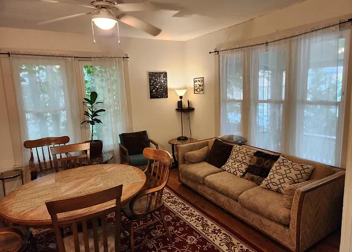 Cozy 3 Bedroom House In Downtown Ithaca