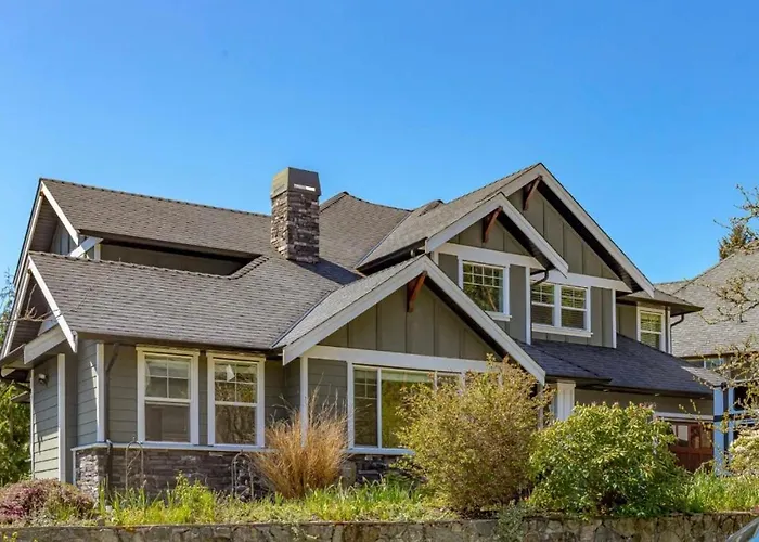 Ground Level Two Bedrooms Suite Near Lake And Golf Course