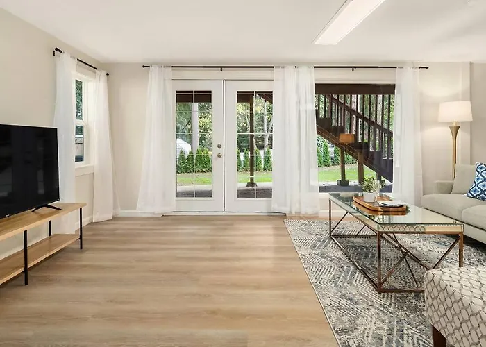 Remodeled Bellevue Family Home W Ac Close To Everything