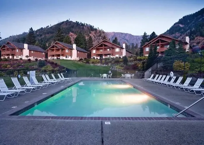 Golf Course View Condo Walk To Town & Pools