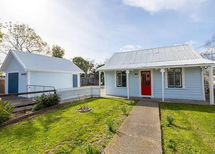 Cologne Cottage, Martinborough