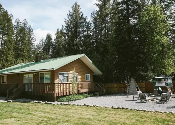 Vibrant Forest Retreat - Game Room, Spa, Fire Pit - Sleeps10