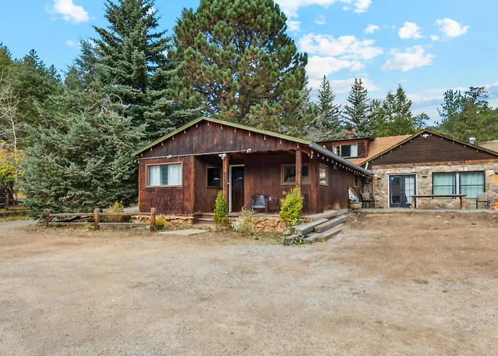 5 Bd Cabin W Private Hot Tub