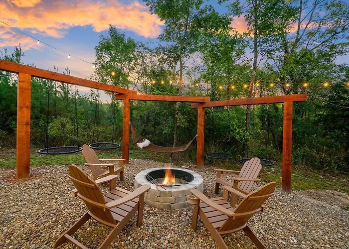 Under The Stars - Secluded, Hot Tub, Firepit, Games