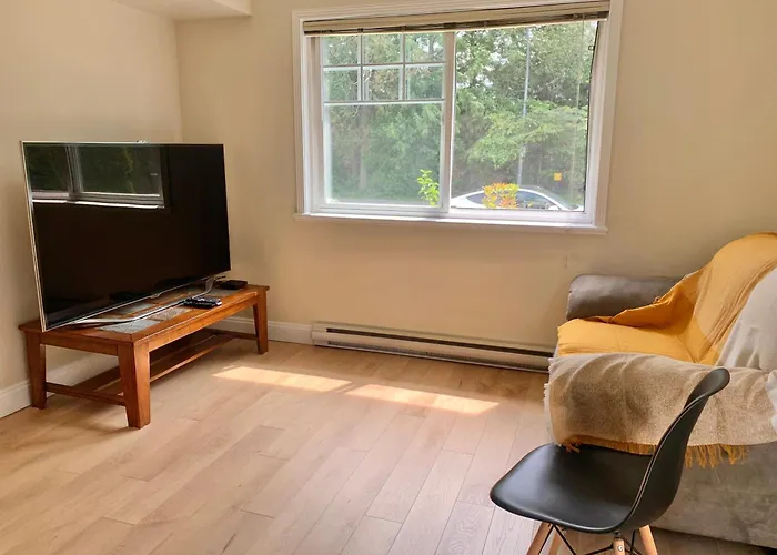 Entire 1Bed 1Bath Suite Coquitlam Centre