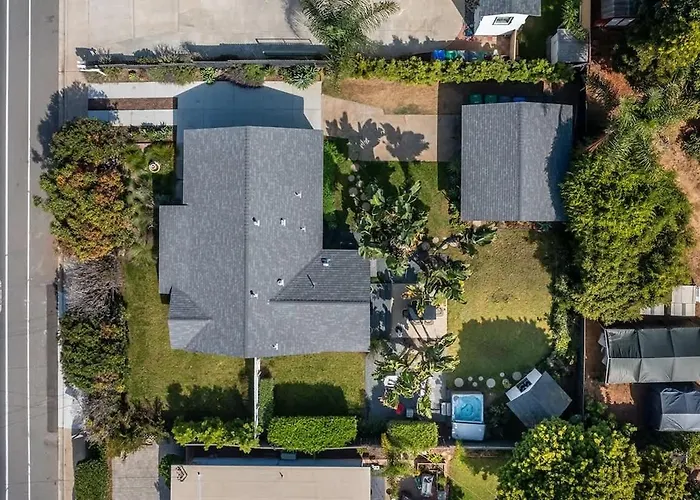 Coastal Palm Haven - With Hot Tub
