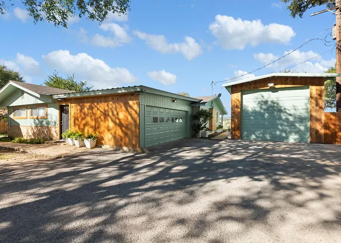 Guadalupe Bluff Farmhouse