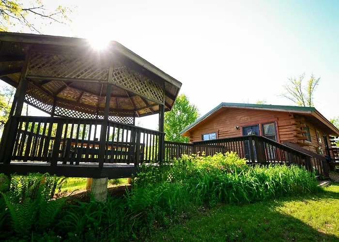 Cozy Cabin With Hottub At Cloverdale Cabins