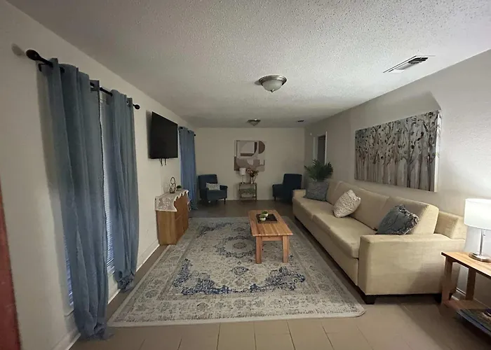 Parkhill Place- Mins From University Of South Al
