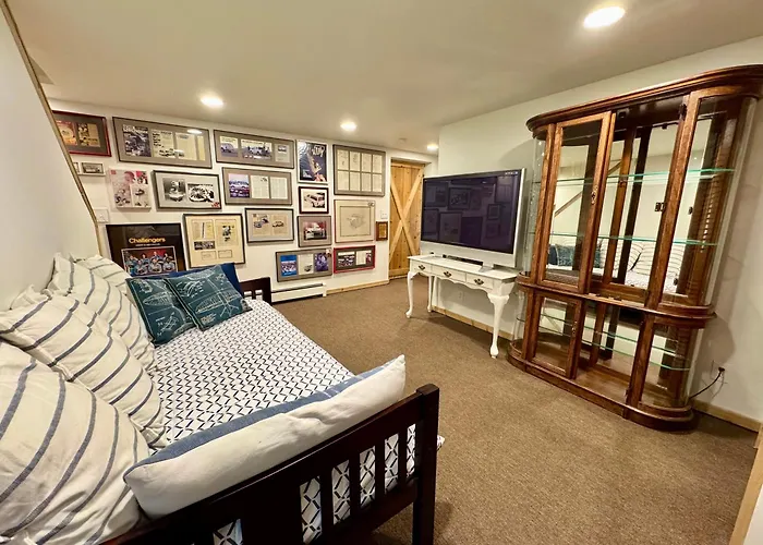 Private Forest Lodge Near Silverwood Theme Park - Sleeps 10
