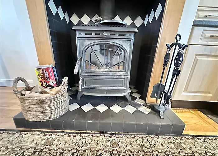 Relax In Spacious Style With Stunning Views- Drim Cottage