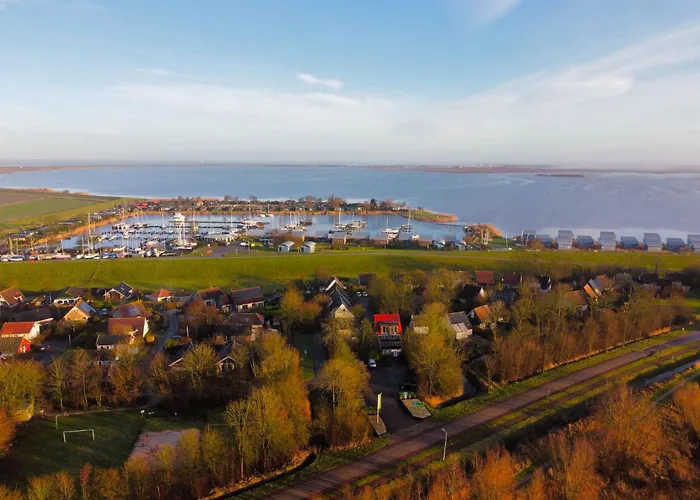 Dike House Affordable 6-Person Holiday Home Near The Sea Dike