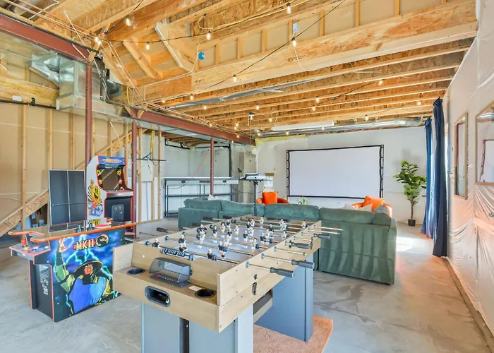 Centrally Located 5Bd - Games, Bbq & Firepit Patio