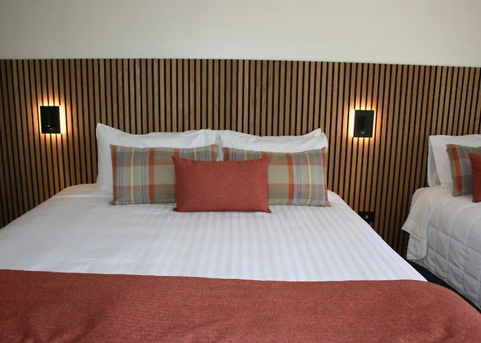Lakes Suites