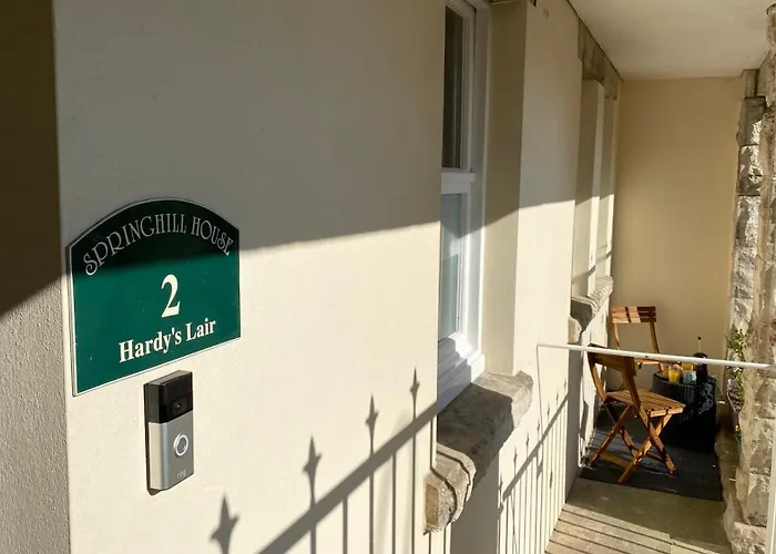 Spacious Luxury Flat In Swanage, Close To Beach With Parking
