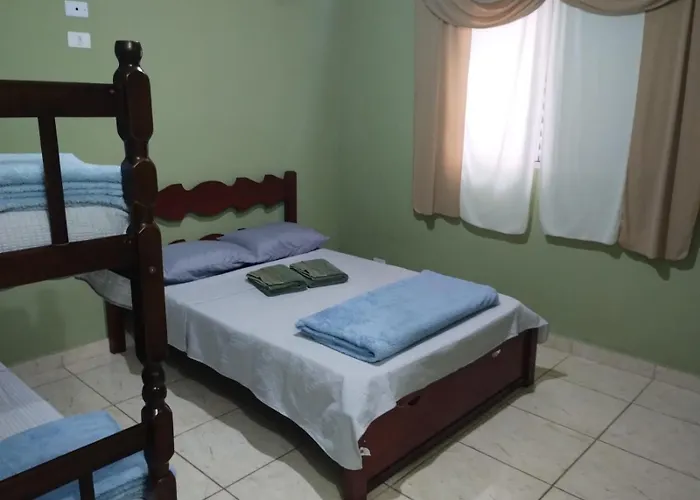 Casa na praia com piscina e churrasqueira