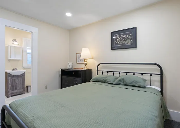 Waterfront 2 Bedroom On Squam