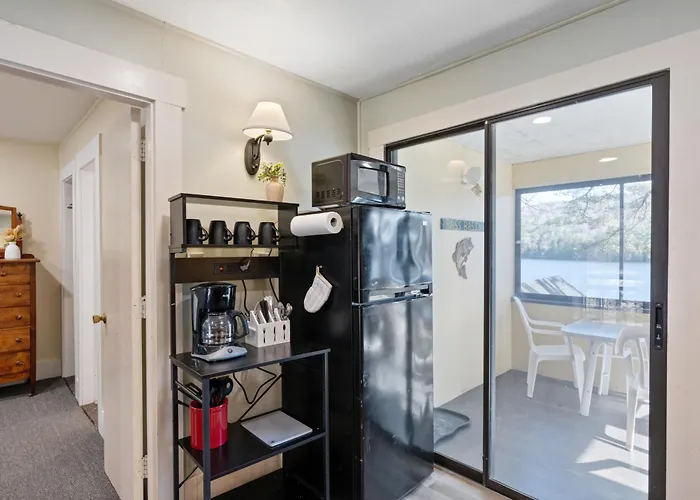 Waterfront 2 Bedroom On Squam