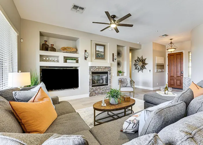 Pool, Hot Tub & Golf Course View! 'Anthem Oasis'