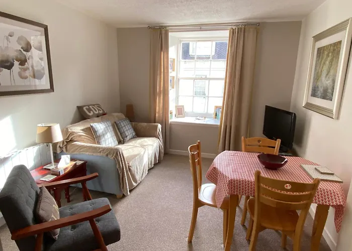 Cosy Central Apartment In Historic Dunkeld