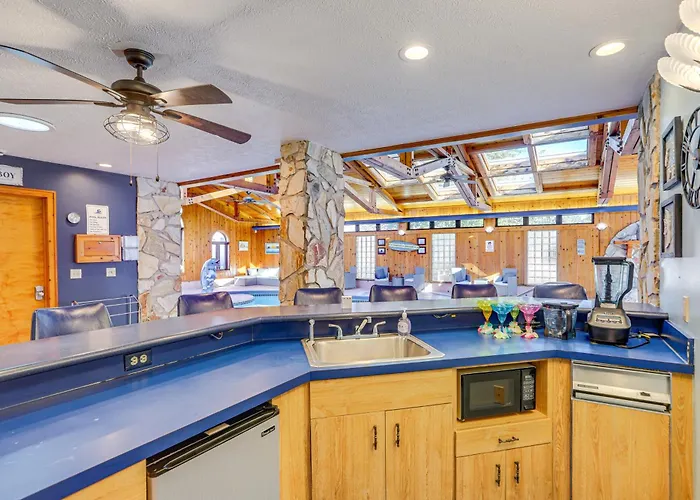 Vermilion River Home W/ Hot Tub & Private Dock!