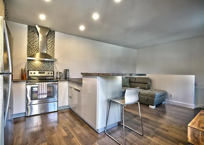 Downtown Sherby - Central, Parking, King Bed, Sleeps 3