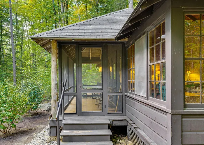 Rustic Cabin W/ Squam Lake Access & Fireplace!
